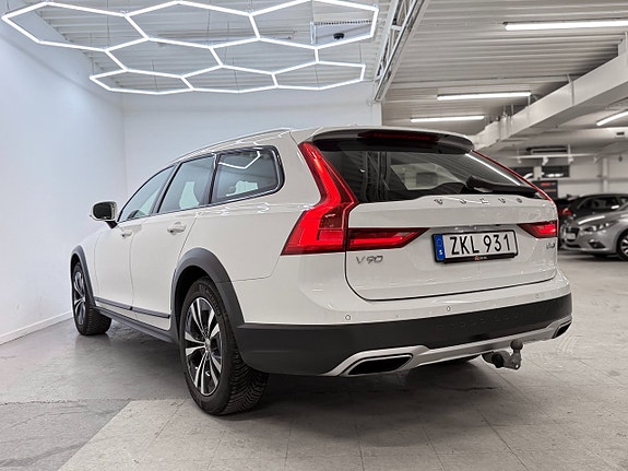Volvo V90 Cross Country 8 of 29