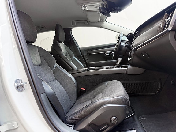 Volvo V90 Cross Country 14 of 29