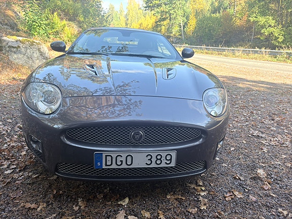Jaguar XKR 2 of 10