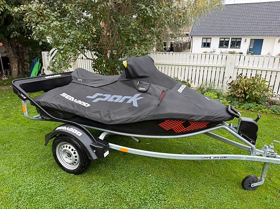 Sea-Doo Spark Trixx 2UP 2023 – 44h inkl. Click & Go trailer 3 of 6