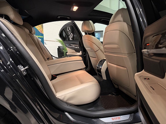 BMW 740d xDrive 3.0 6 cyl. 306 ch BVA / 154 910 km / Head-Up / Night Vision / Toit ouvrant / Cuir confort
