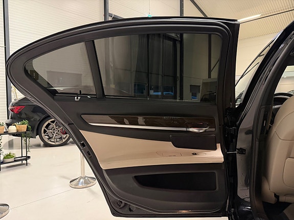 BMW 740d xDrive 3.0 6 cyl. 306 ch BVA / 154 910 km / Head-Up / Night Vision / Toit ouvrant / Cuir confort