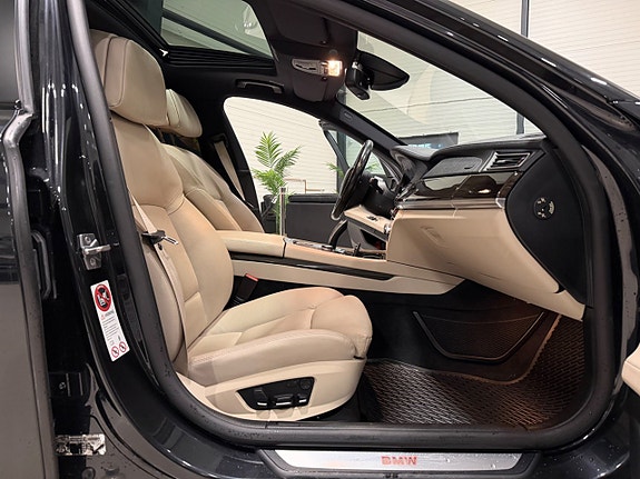 BMW 740d xDrive 3.0 6 cyl. 306 ch BVA / 154 910 km / Head-Up / Night Vision / Toit ouvrant / Cuir confort