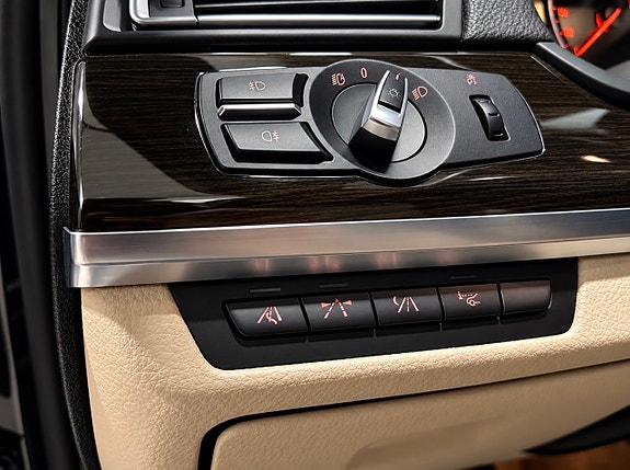 BMW 740d xDrive 3.0 6 cyl. 306 ch BVA / 154 910 km / Head-Up / Night Vision / Toit ouvrant / Cuir confort