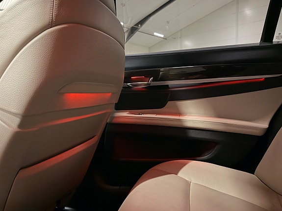 BMW 740d xDrive 3.0 6 cyl. 306 ch BVA / 154 910 km / Head-Up / Night Vision / Toit ouvrant / Cuir confort