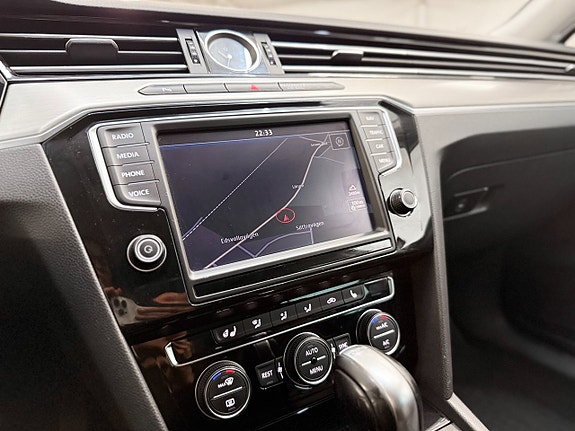 Volkswagen Passat 17 of 29