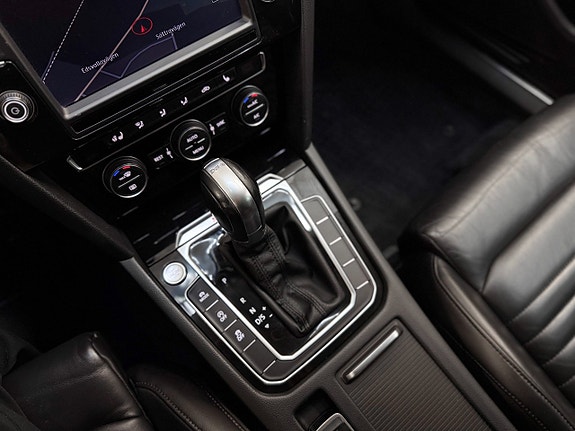 Volkswagen Passat 18 of 29