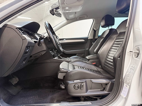Volkswagen Passat 9 of 29