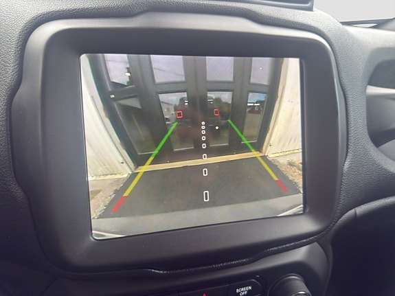 Jeep Renegade 14 of 15