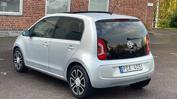 Volkswagen UP! 3 of 15