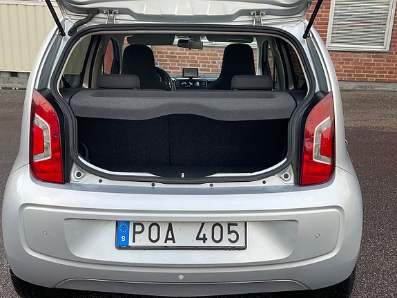 Volkswagen UP! 14 of 15