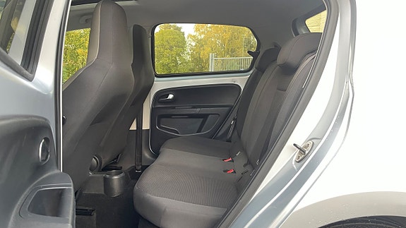 Volkswagen UP! 9 of 15