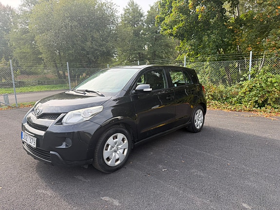 Toyota Urban Cruiser 2 of 9