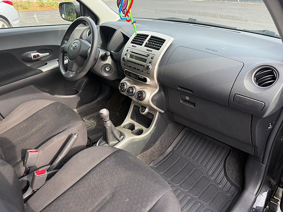 Toyota Urban Cruiser 6 of 9