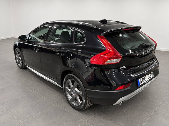 Volvo V40 Cross Country 4 of 12