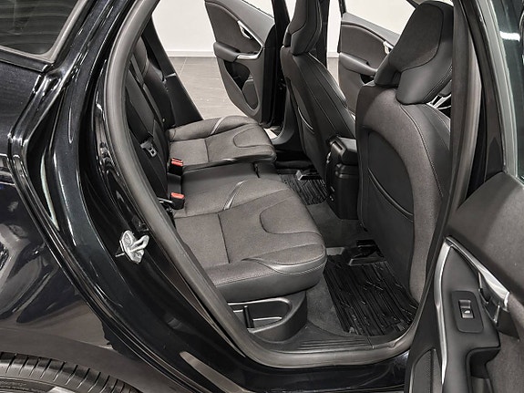 Volvo V40 Cross Country 10 of 12