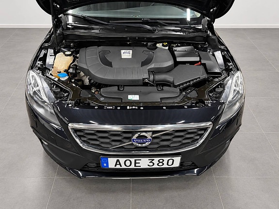 Volvo V40 Cross Country 5 of 12
