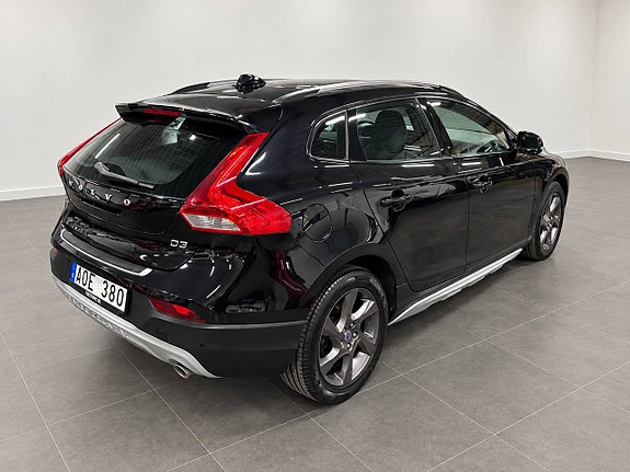 Volvo V40 Cross Country 3 of 12