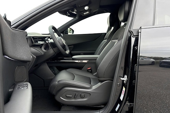 Mazda CX-6e 13 of 30