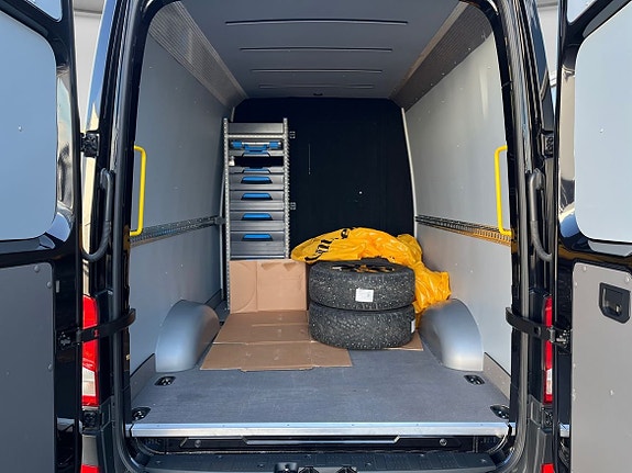 Volkswagen Crafter 17 of 20