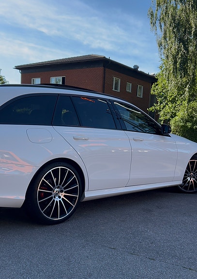 Mercedes-Benz E200 4 of 16