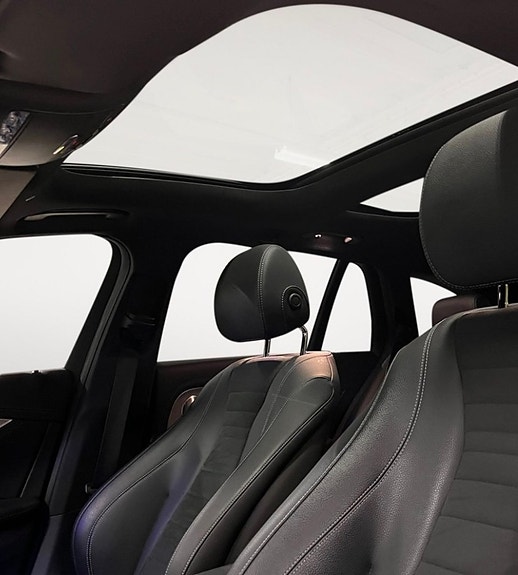 Mercedes-Benz E200 12 of 16