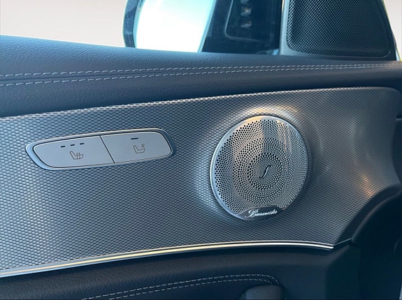 Mercedes-Benz E200 15 of 16