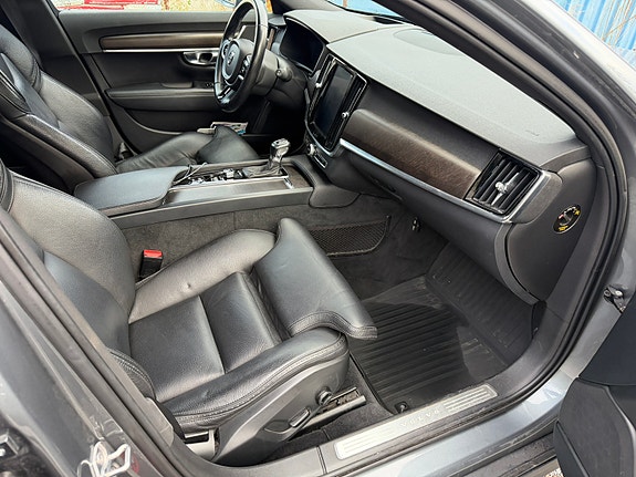 Volvo V90 Cross Country 5 of 11
