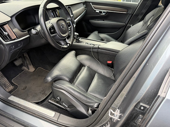 Volvo V90 Cross Country 9 of 11