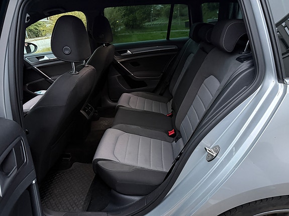 Volkswagen Golf VII 10 of 14