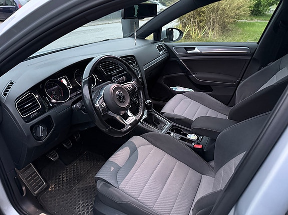 Volkswagen Golf VII 11 of 14