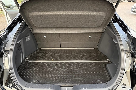 Toyota C-HR 11 of 21