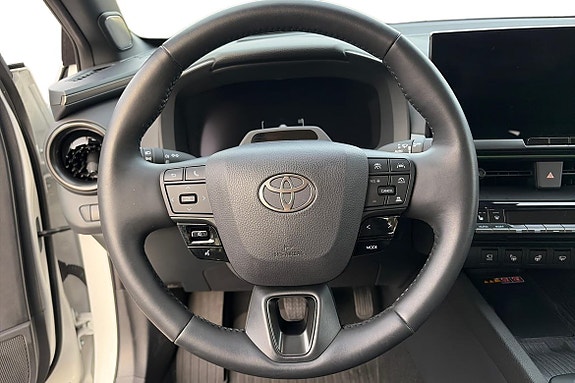 Toyota C-HR 13 of 21