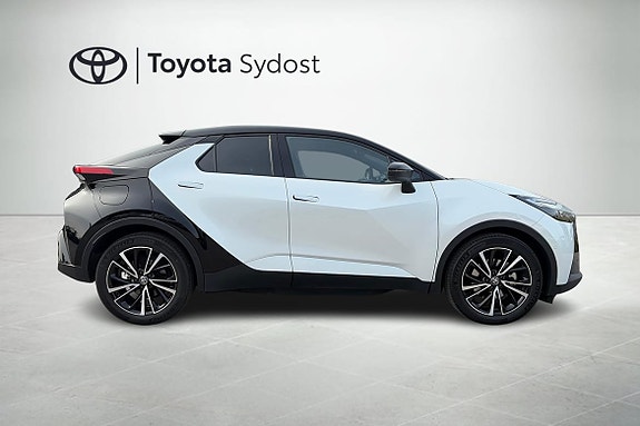 Toyota C-HR 17 of 21