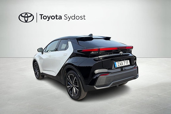Toyota C-HR 18 of 21