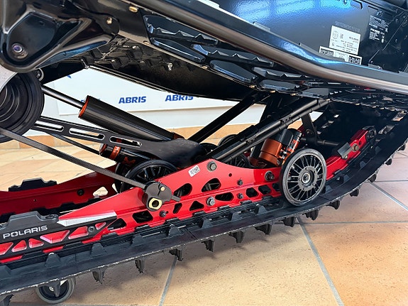 Polaris 650 INDY VR1 DYNAMIX 137" ABRIS SÄLEN Köp online 7 of 8