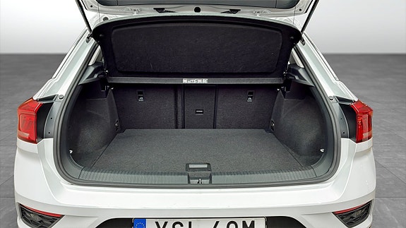 Volkswagen T-Roc 12 of 12