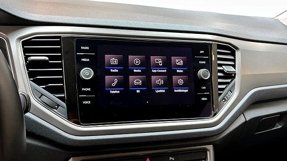 Volkswagen T-Roc 9 of 12