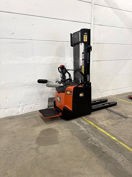 BT truck SPE120L 2 of 2