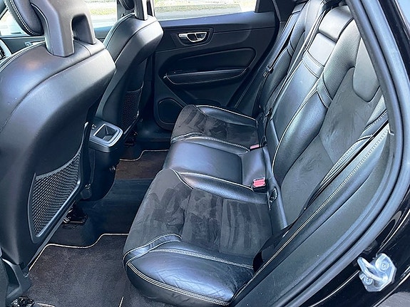 Volvo XC60 13 of 23