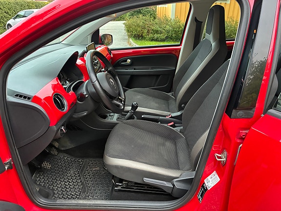 Volkswagen UP! 6 of 6