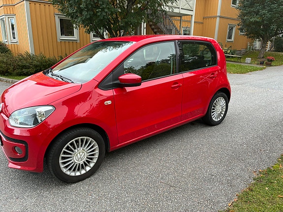 Volkswagen UP! 2 of 6
