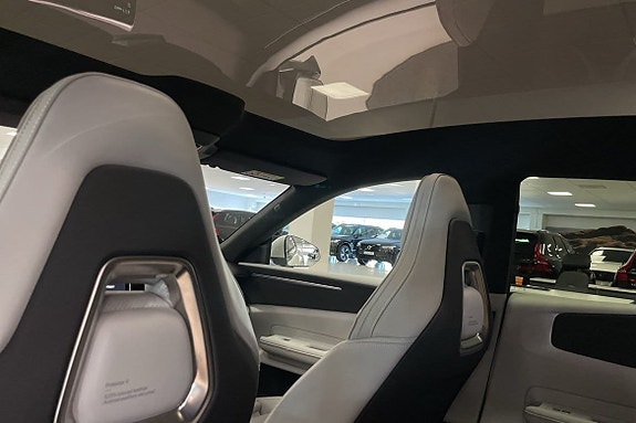 Polestar 4 9 of 12