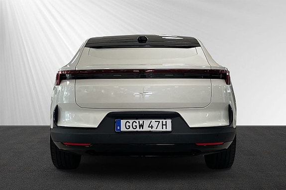 Polestar 4 2 of 12