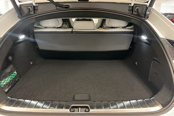 Polestar 4 7 of 12