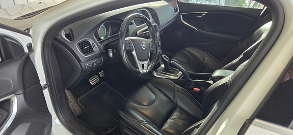 Volvo V40 3 of 6