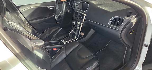 Volvo V40 4 of 6