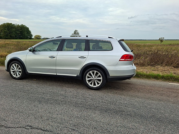 Volkswagen Passat Alltrack 6 of 8