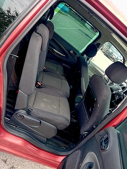 Ford Galaxy 6 of 10