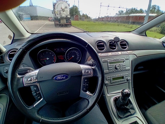 Ford Galaxy 9 of 10